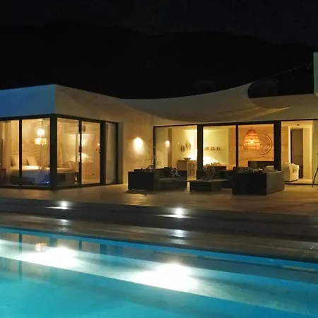 Hill House Spain -villa Casa Blanca